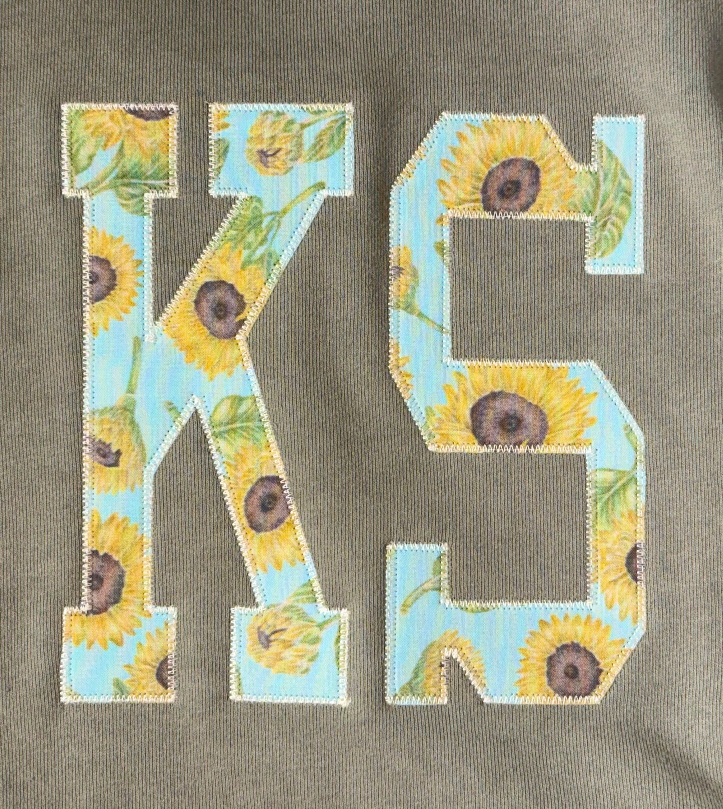STATE FLOWER CREWNECK APPLIQUÉ SWEATSHIRT