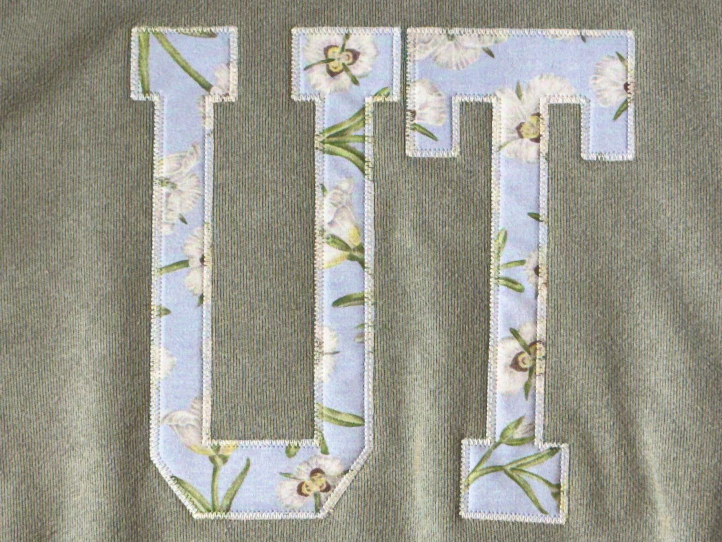 STATE FLOWER CREWNECK APPLIQUÉ SWEATSHIRT
