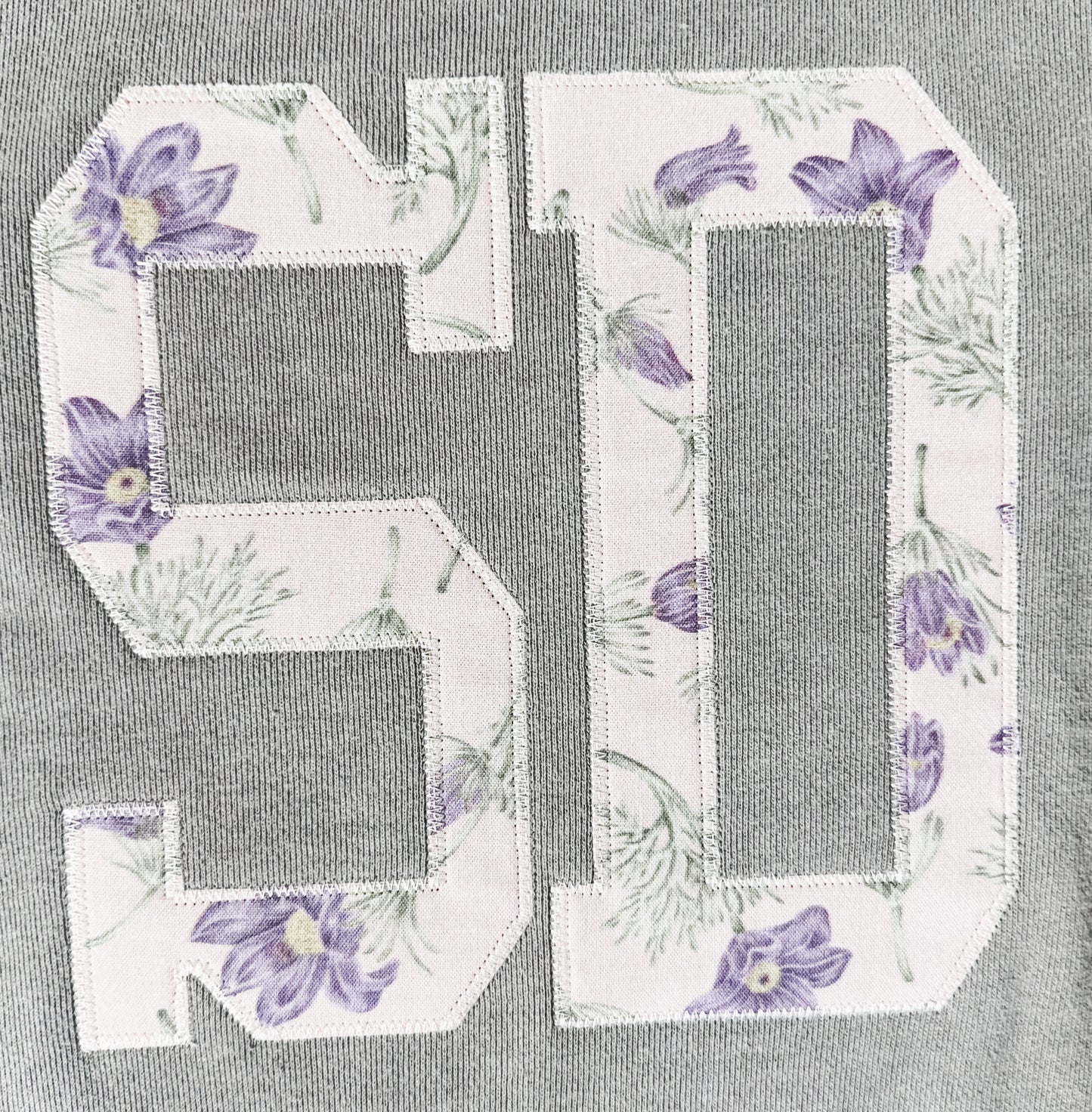 STATE FLOWER CREWNECK APPLIQUÉ SWEATSHIRT