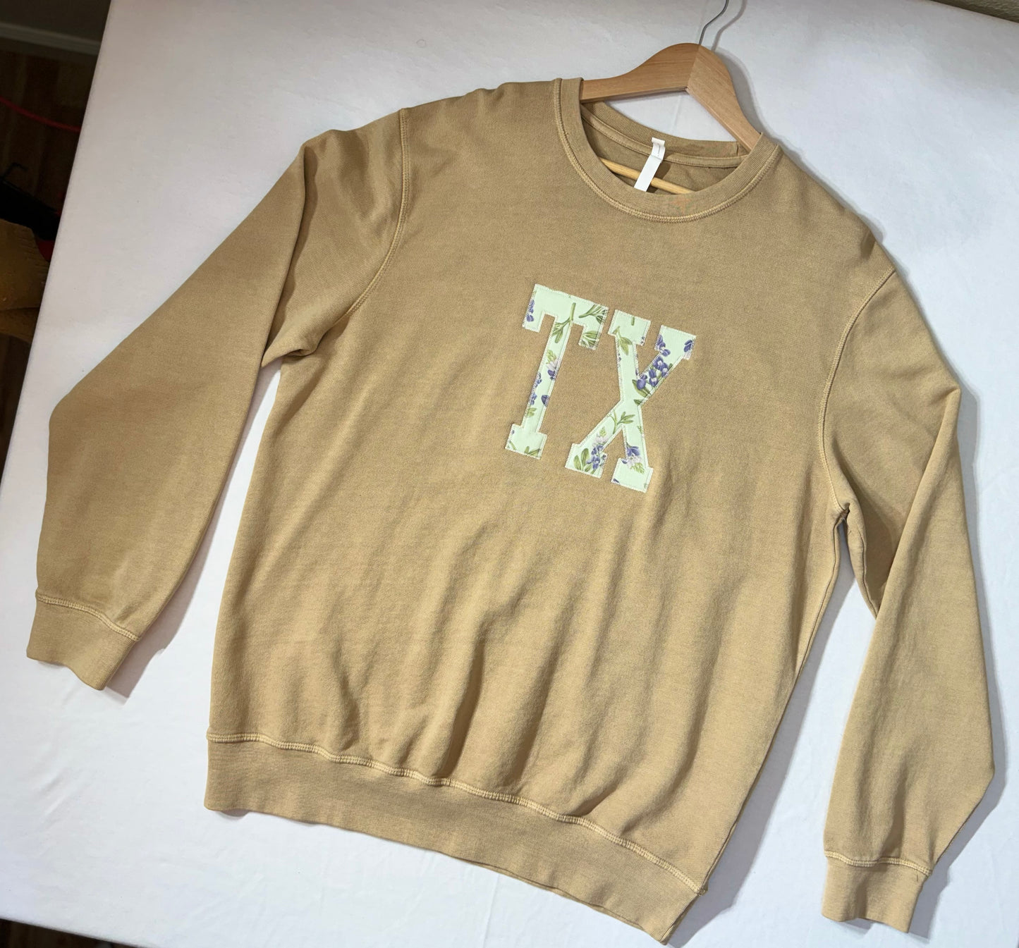 TEXAS- CREWNECK APPLIQUÉ STATE FLOWER SWEATSHIRT