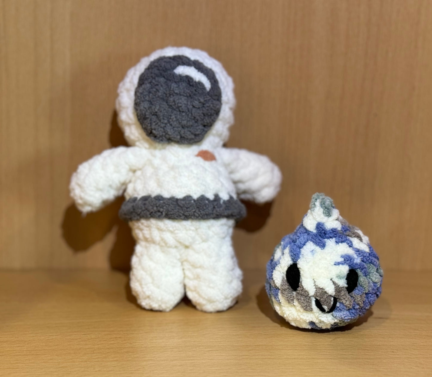 CROCHET ASTRONAUT [AZMEC] AND ALIEN FRIEND [GOOEY]