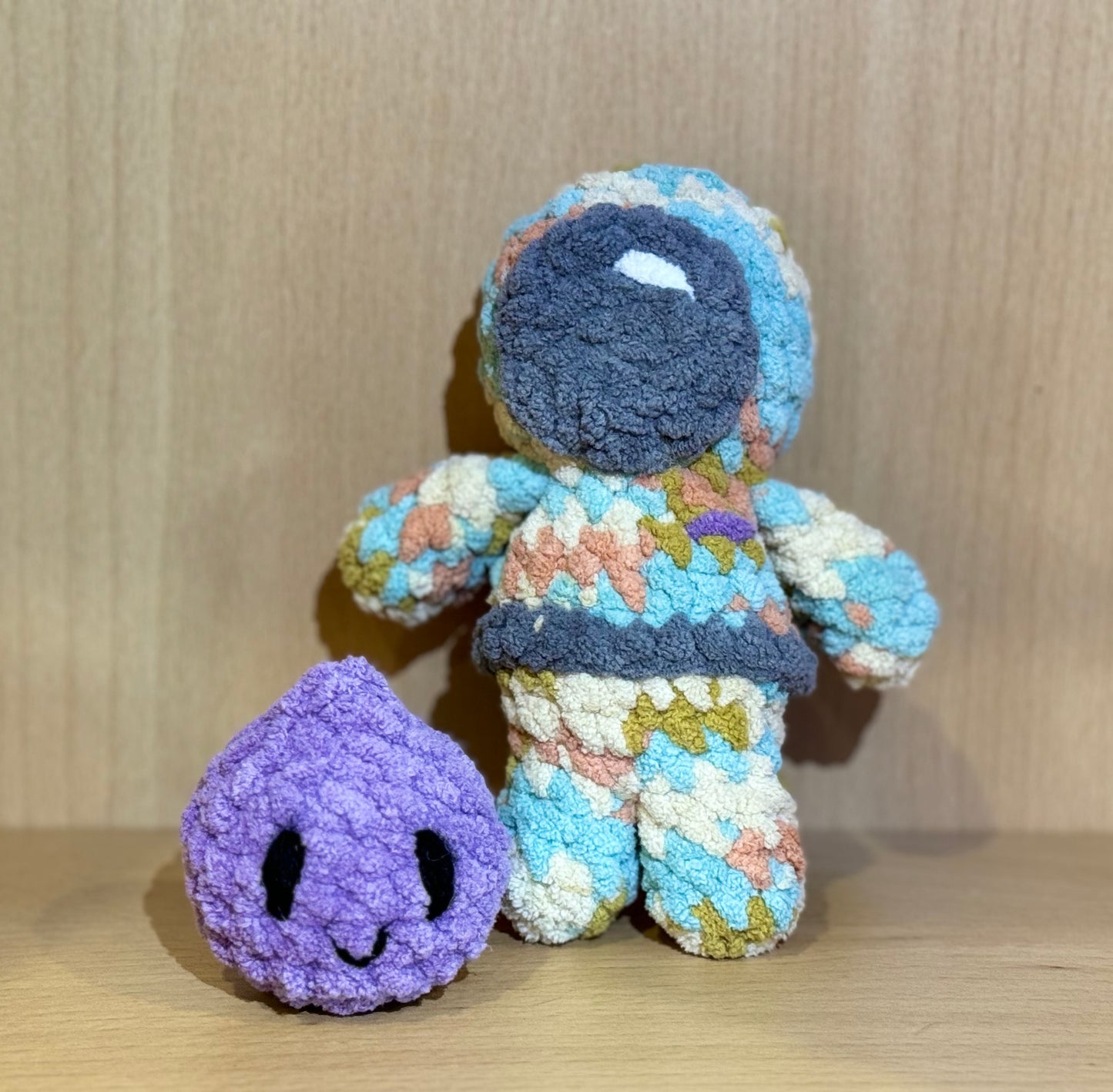 CROCHET ASTRONAUT [AZMEC] AND ALIEN FRIEND [GOOEY]