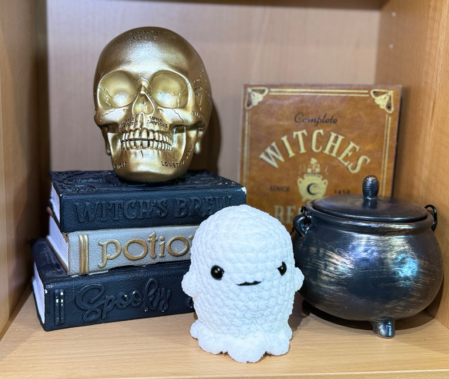 HALLOWEEN CROCHET GHOST