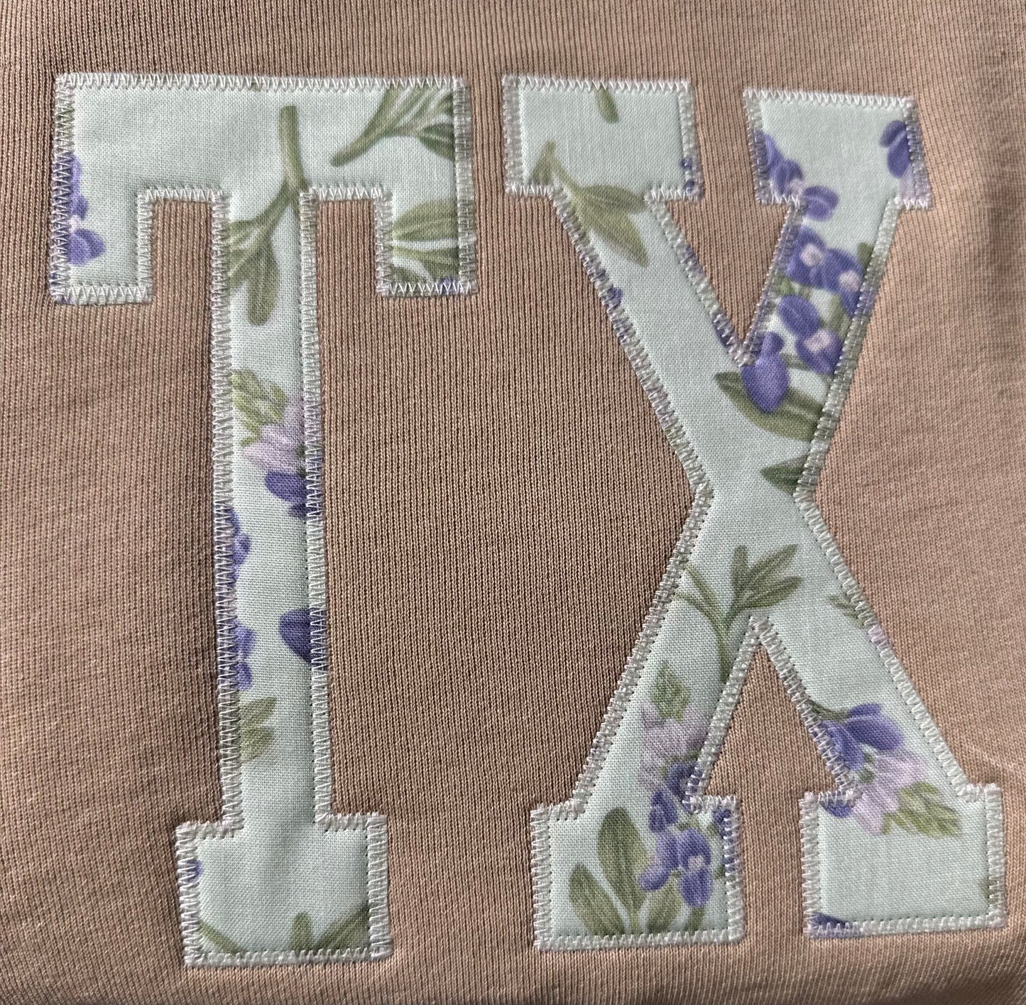 TEXAS- CREWNECK APPLIQUÉ STATE FLOWER SWEATSHIRT