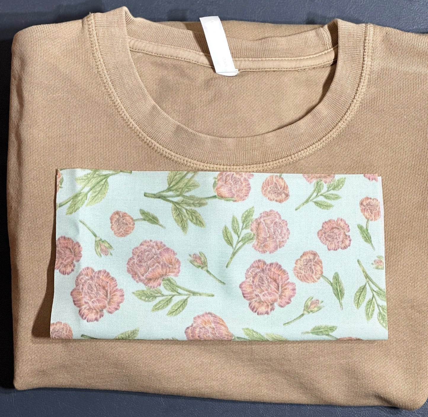 NEW YORK- CREWNECK APPLIQUÉ STATE FLOWER SWEATSHIRT